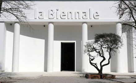 Wejście do Pawilonu Centralnego w Ogrodach Biennale