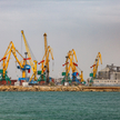 Port cargo w Aktau nad Morzem Kaspijskim.