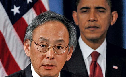 W 1997 roku Steven Chu wraz z dwoma innymi naukowcami otrzymał Nagrodę Nobla w dziedzinie fizyki