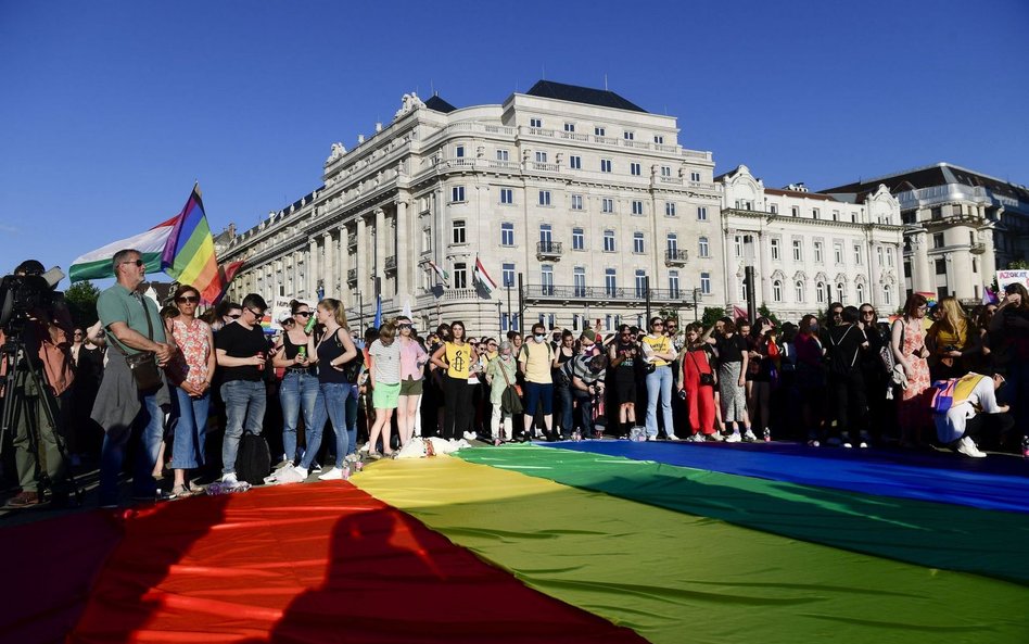 Węgry: Partia Orbana zakazuje "promocji homoseksualizmu" w szkołach