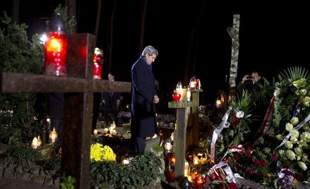 Kerry na grobie Mazowieckiego