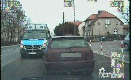 Tym autem jechał kierowca bez uprawnień
