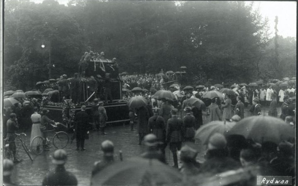 Zdjęcie z uroczystości pogrzebowych Słowackiego, Kraków, 1927 r.