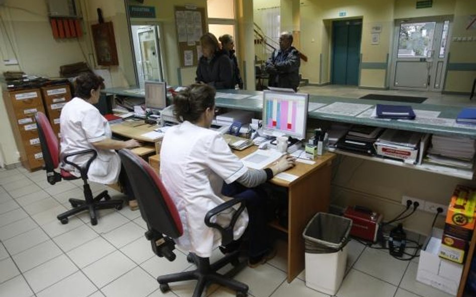 W systemie eWUŚ wiele dzieci wyświetla się na czerwono