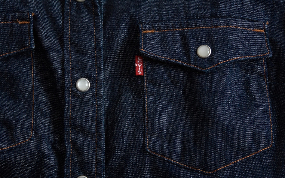 Modelki generowane przez AI w reklamach Levi'sa. Firma pomiesza je z prawdziwymi