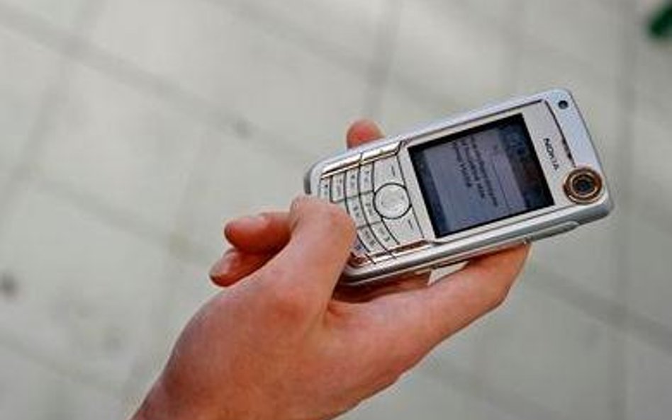 Szef zwolni pracownika nawet w rozmowie przez telefon