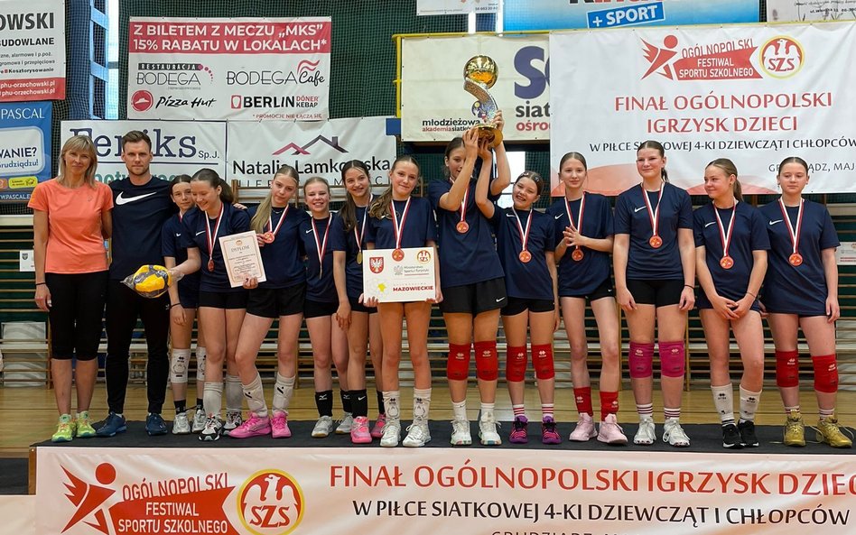 Siatkarki ze Szkoły Podstawowej nr 65
