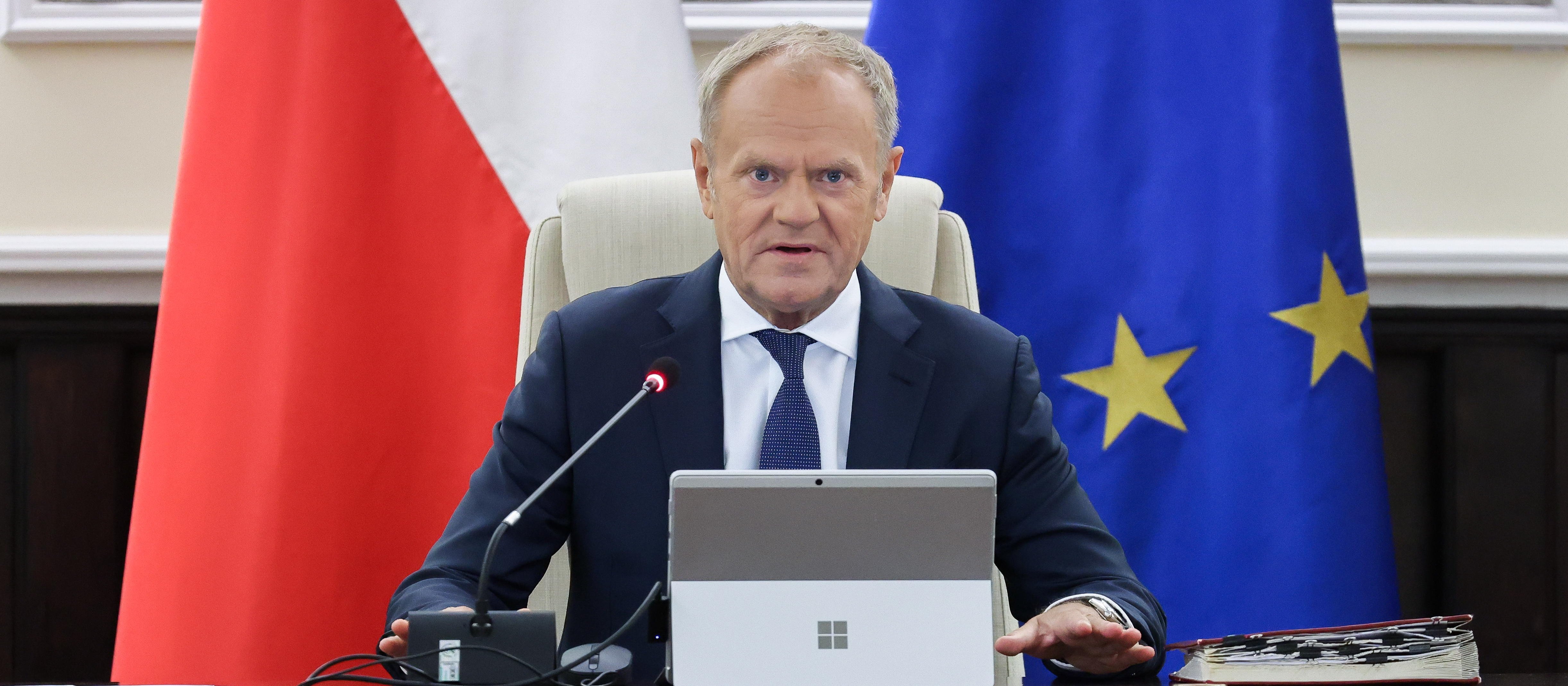 Premier Tusk o zarobkach lekarzy, podał górny limit. „Biedy nie ma”