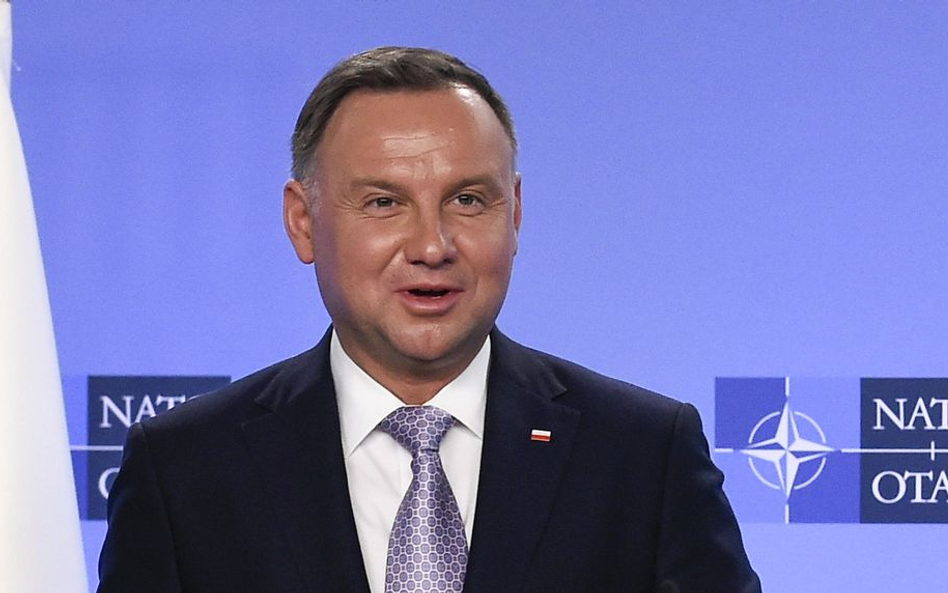 Sondaż prezydencki: Duda wygrałby i z Tuskiem, i z Trzaskowskim