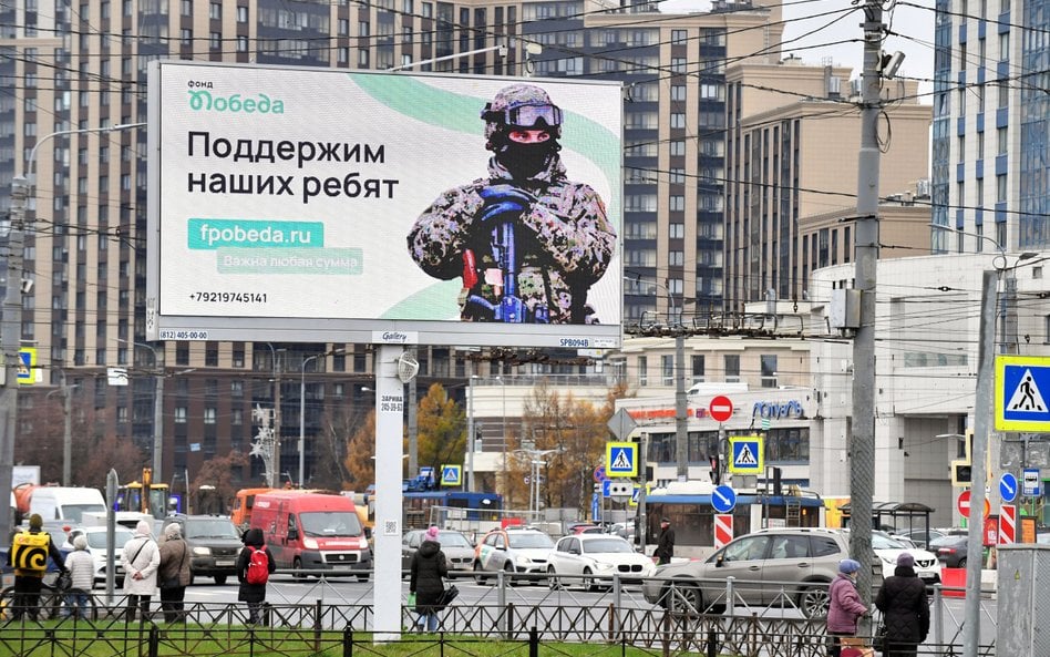 Petersburg, reklama funduszu zbierającego środki na zakup sprzętu dla rosyjskich żołnierzy biorących