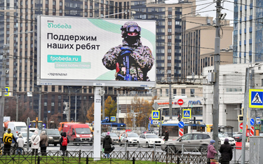 Petersburg, reklama funduszu zbierającego środki na zakup sprzętu dla rosyjskich żołnierzy biorących