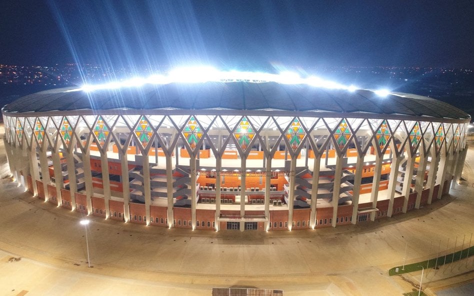 Stadion im. Alassane Outtary - główny obiekt Pucharu Narodów Afryki rozgrywanego w 2024 r. w Wybrzeż