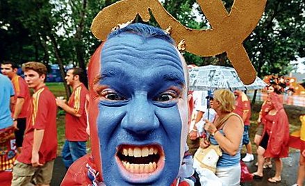 Płaczą i dziękują piłkarzom