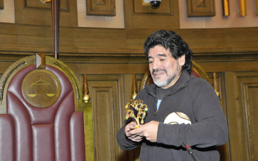 Diego Maradona: Piłka trzymała się jego nogi, jak przyklejona