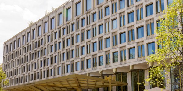 Dawna ambasada USA zmieniła się w luksusowy hotel. Ocalona ikona modernizmu