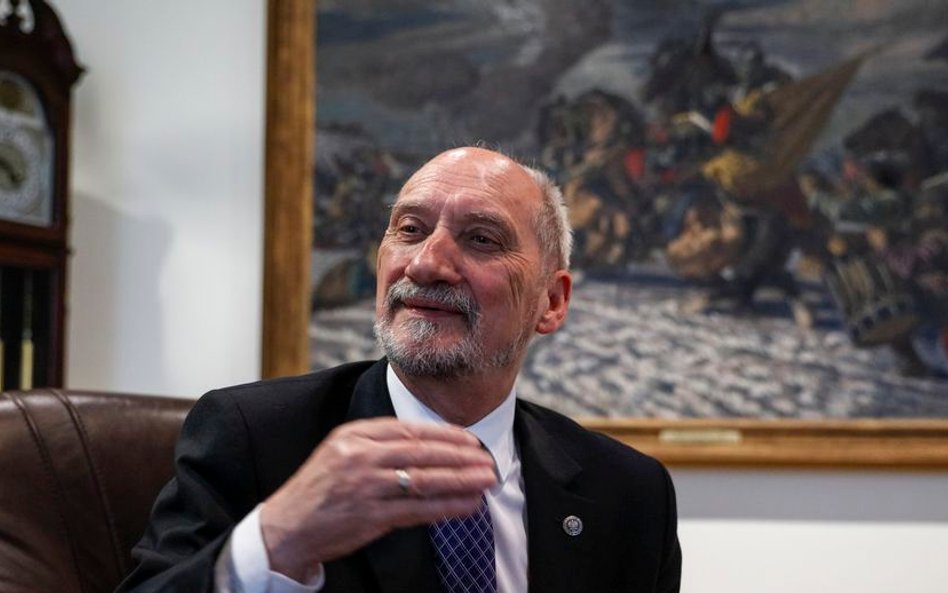 Macierewicz: Rosja nie ukrywa agresywnych zamiarów