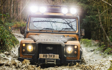 Limitowana seria Land Rovera Defender z silnikiem V8