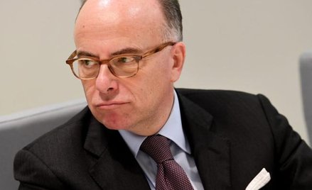 Bernard Cazeneuve, premier Francji: Polska ostentacyjnie odwraca się od wartości UE.