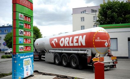 Wicepremier Waldemar Pawlak przekonuje, że sytuacja budżetu umożliwia obniżkę akcyzy na paliwo, któr