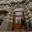 Moskwa. W tej kamienicy nieznani sprawcy pobili holenderskiego dyplomatę