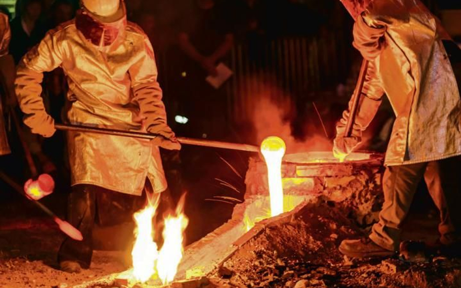 Do wykonania największego dzwonu potrzebne jest 60 ton materiału.