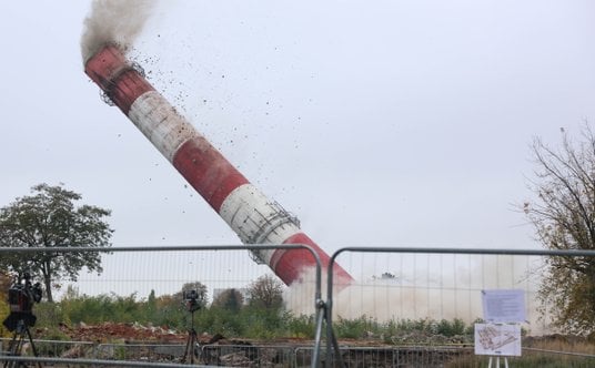 Wyburzenie kominów łódzkiej elektrociepłowni