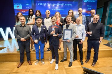 Przedstawiciele krakowskiego studia Plot Twist świętują pierwsze notowanie spółki na NewConnect. Zes