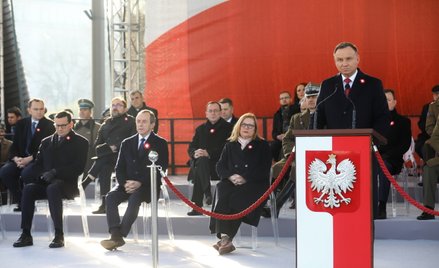 Prezydent Duda na pl. Piłsudskiego: Przyszedł czas, że trzeba bronić ojczyzny