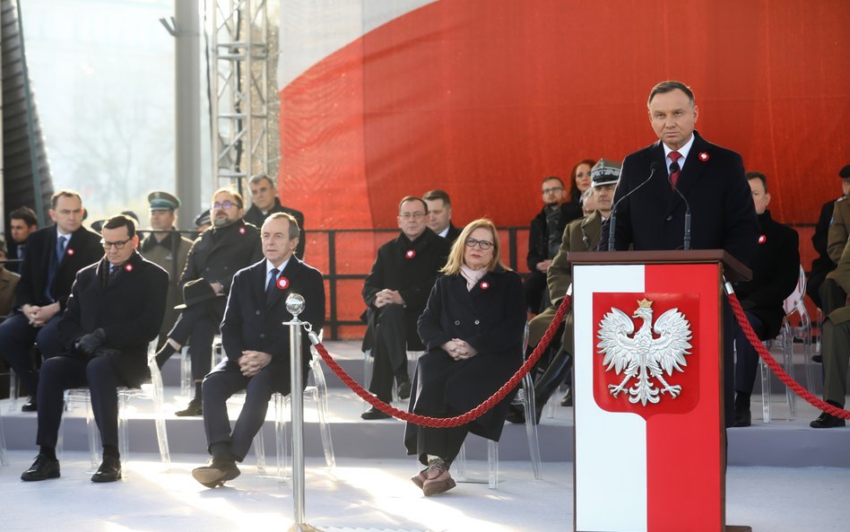 Prezydent Duda na pl. Piłsudskiego: Przyszedł czas, że trzeba bronić ojczyzny