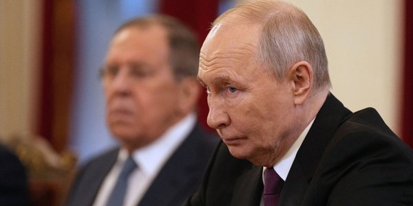 Policzek dla Władimira Putina i Aleksandra Łukaszenki. Wołodymyr Zełenski w Armenii
