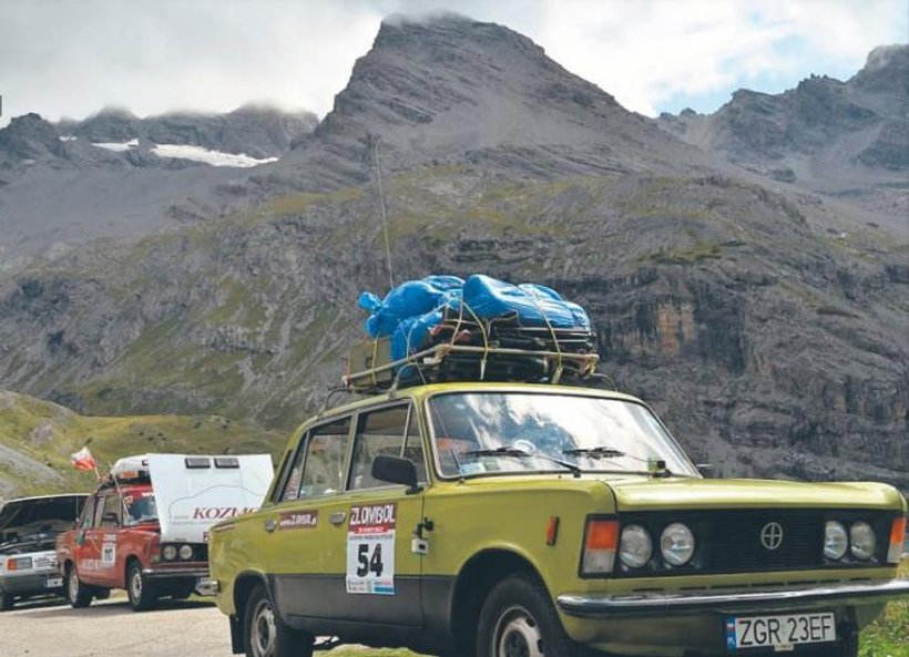W rajdzie Złombol uczestniczyć mogą tylko pojazdy produkowane w dawnych demoludach.