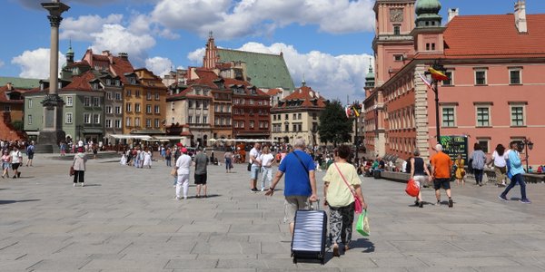 Podróże Europejczyków. Polacy wśród mistrzów odwiedzania stron rodzinnych