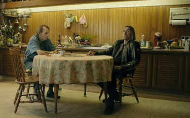 Michel Houellebecq i Iggy Pop występują w filmie, który na przemian fascynuje i drażni