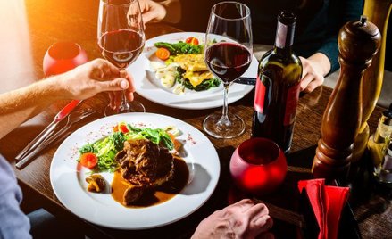 Ile średnio wydają Polacy w restauracjach? Ta liczba rośnie