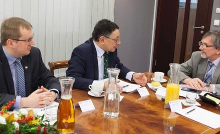 Uczestnicy debaty stwierdzili, że każda firma musi szukać swojego sposobu na ekspansję. Jeśli na prz