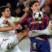 Gol Zlatana Ibrahimovica (z prawej) dał Barcelonie remis. Z lewej: Matthieu Delpierre (fot: AFP/TORS