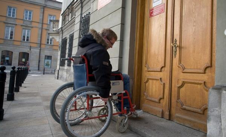 Niepełnosprawni: przyznawanie zasiłku wbrew konstytucji