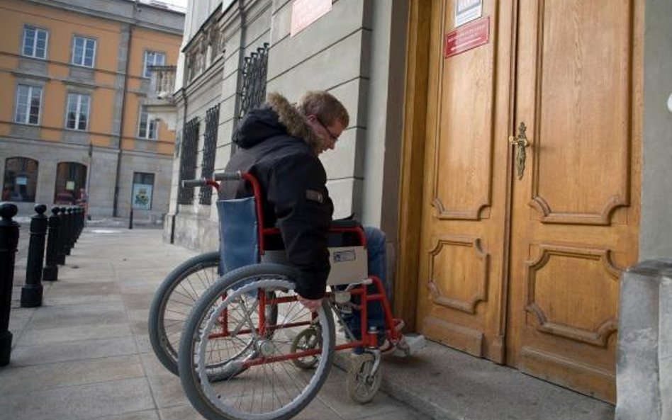 Tysiące pracowników bez pieniędzy z PFRON