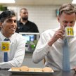 Premier Wielkiej Brytanii Rishi Sunak (po lewej) i brytyjski kanclerz skarbu Jeremy Hunt (po prawej)