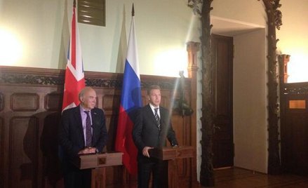 Marionetki i zbiry, czyli nowy język dyplomacji