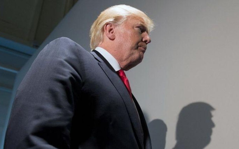 Donald Trump w Warszawie krytykował stały rozrost administracji. Czy polscy politycy wezmą to sobie 