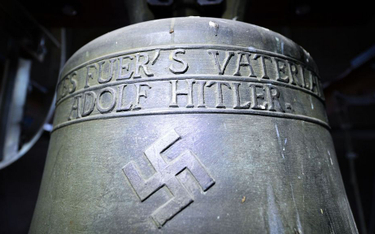 Niemcy: Dzwon Adolfa Hiltera zostaje. Zdecydowała rada parafialna