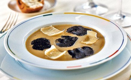 Sławna zupa z karczochów (82 euro za porcję)