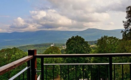 Koszt noclegu w górskim apartamencie zależy od lokalizacji i standardu wyposażenia, a także od widok