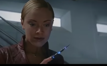 W filmie Terminator 3 sztuczna inteligencja przybrała formę kobiety.