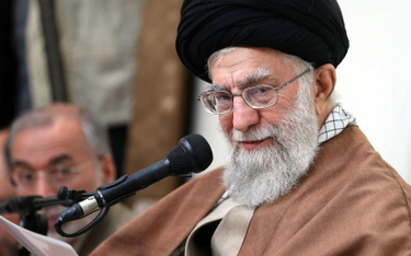 Ajatollah Ali Chamenei, najwyższy przywódca Islamskiej Republiki Iranu, oskarża zagranicę o sprowoko