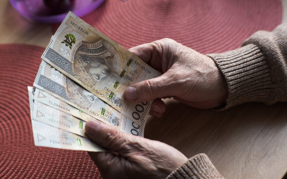 Od 1 marca 2026 r. świadczenie honorowe wzrosło. Wynosi prawie 7 tys. zł