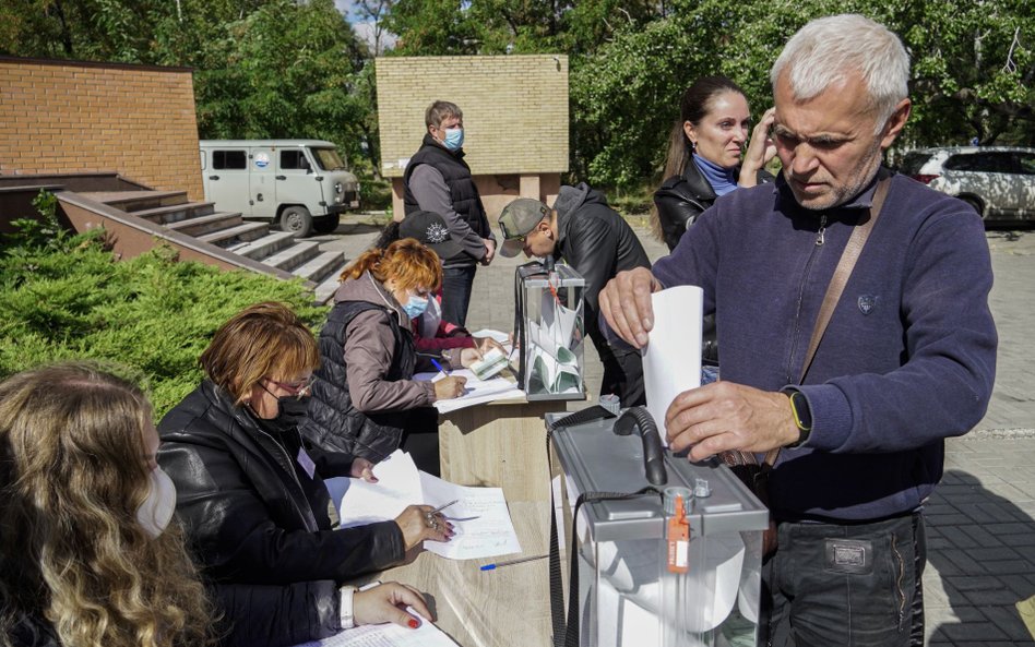 Pseudoreferenda trwają od 23 do 27 września