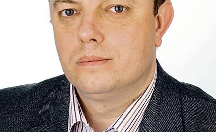 Artur Hibner, członek zarządu i dyrektor finansowy Decory, nie jest zadowolony z cen surowców. W II 