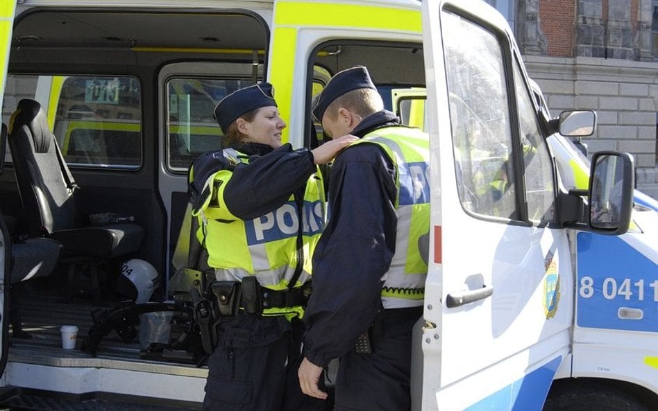 Szwecja: Masowe odejścia funkcjonariuszy policji